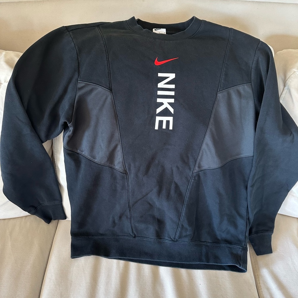 Nike sweatshirt 👍